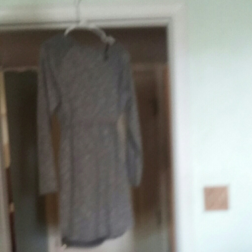 Dress - Picture 3 of 4